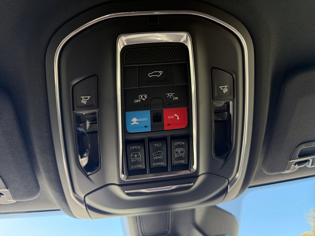 New 2025 Jeep Grand Cherokee L Limited w/ Luxury Tech Group II AWD/4WD image 26