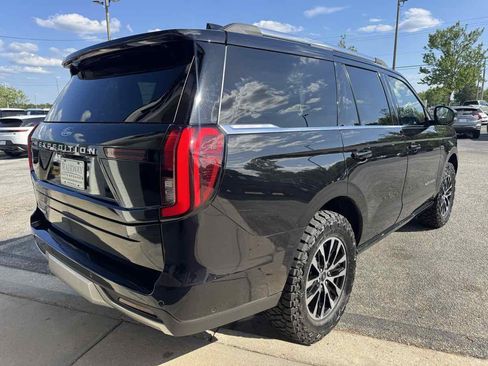 Used 2025 Ford Expedition Platinum AWD/4WD image 5