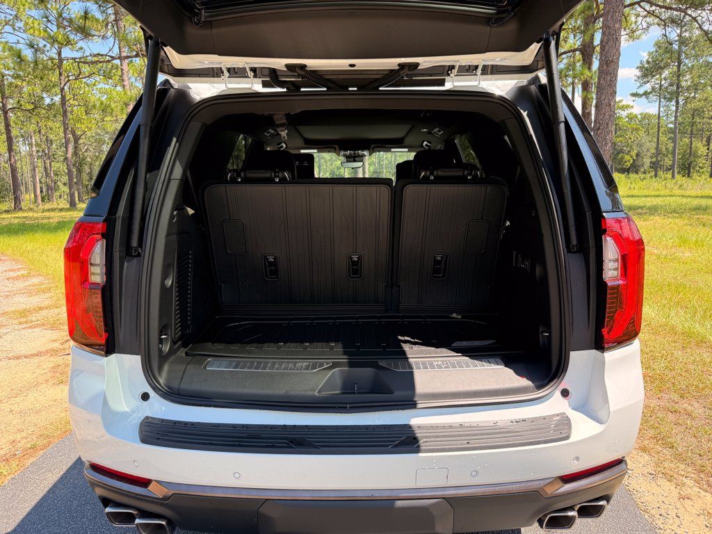 New 2026 GMC Yukon AT4 Ultimate w/ LPO, Floor Liner Package AWD/4WD image 11