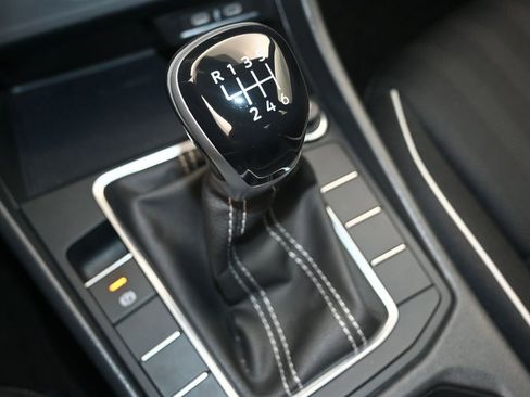 Used 2023 Volkswagen Jetta Sport image 15