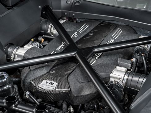 Used 2018 Lamborghini Aventador S image 54