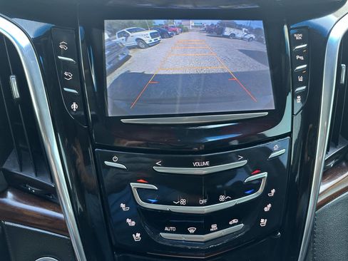 Used 2015 Cadillac Escalade ESV Luxury AWD/4WD image 14