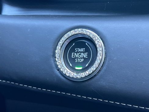 Used 2021 Cadillac Escalade Premium Luxury Platinum AWD/4WD image 36