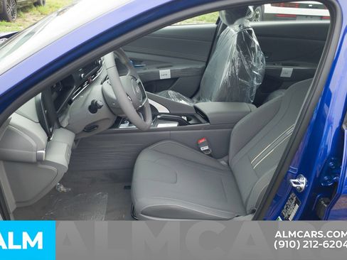 Used 2025 Hyundai Elantra Sport FWD image 15