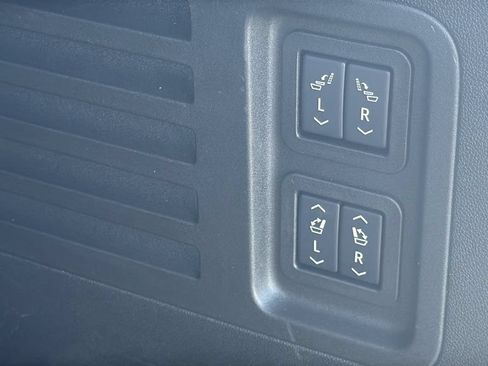 Used 2026 Buick Enclave Sport Touring w/ Power Package FWD image 12