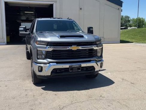 Used 2026 Chevrolet Silverado 3500 LT w/ All Star Edition AWD/4WD image 3