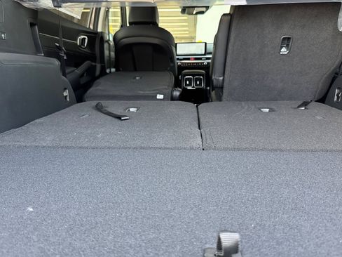 New 2025 Kia Sorento SX image 11