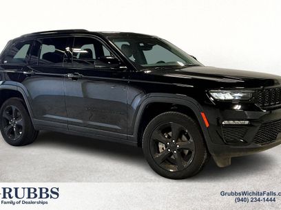 New 2024 Jeep Grand Cherokee Limited w/ Black Appearance Package