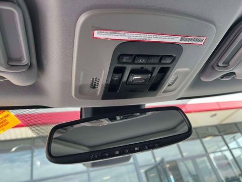 Used 2019 Toyota Camry XLE w/ Carpet Mat Package FWD image 11