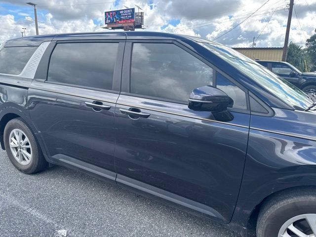 Used 2024 Kia Carnival LX FWD image 19