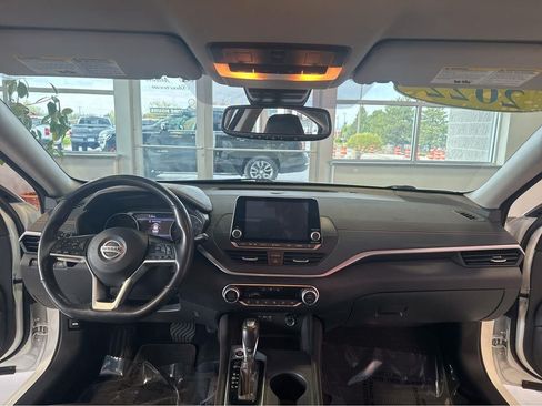 Used 2022 Nissan Altima 2.5 SR AWD/4WD image 17