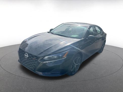 Used 2025 Nissan Altima 2.5 SV image 7