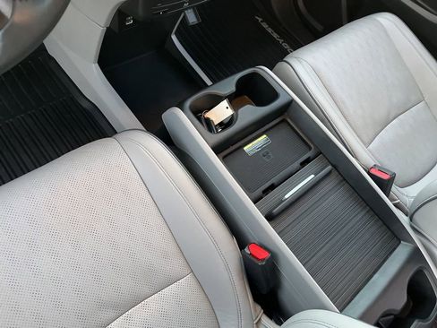 Used 2024 Honda Odyssey Elite image 21