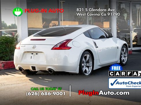 Used 2010 Nissan 370Z Touring image 4