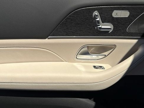 New 2026 Mercedes-Benz GLS 450 4MATIC image 24