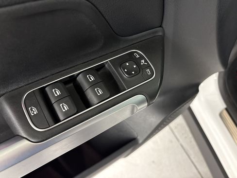 Certified 2023 Mercedes-Benz GLB 250 image 27