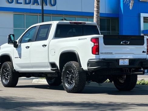 New 2026 Chevrolet Silverado 2500 ZR2 w/ ZR2 Bison Edition AWD/4WD image 6