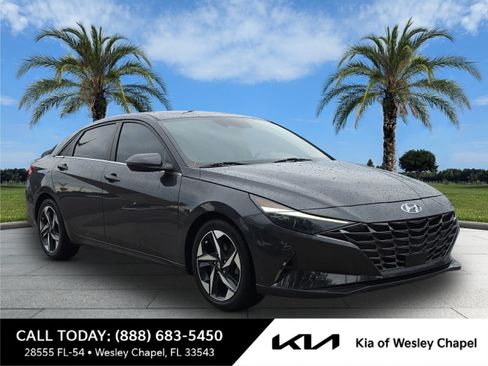 Used 2022 Hyundai Elantra Limited w/ Cargo Package FWD image 1