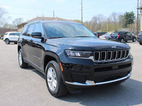 Used 2023 Jeep Grand Cherokee L Laredo w/ Luxury Tech Group I AWD/4WD image 2