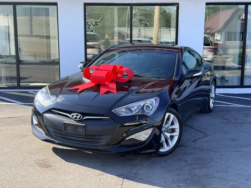 Used 2016 Hyundai Genesis 3.8 RWD image 1