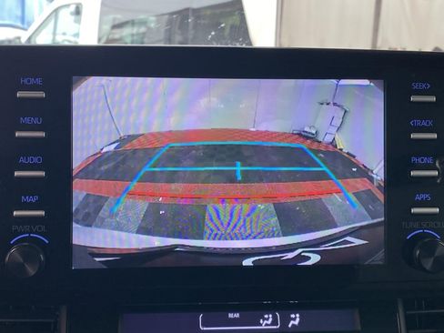 Used 2021 Toyota Sienna LE image 31