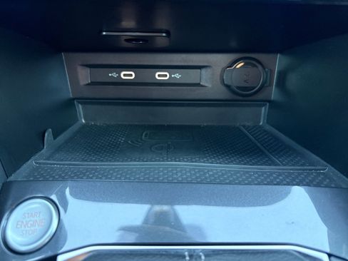 Certified 2024 Volkswagen Tiguan SE R-Line image 18