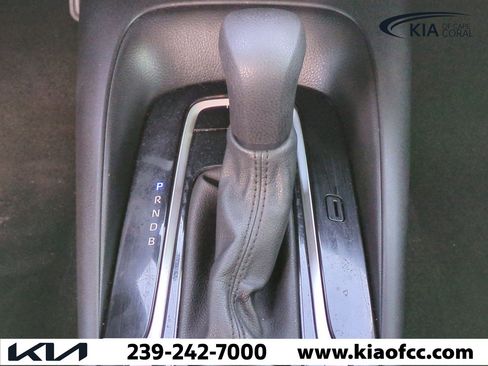 Used 2021 Toyota Corolla LE image 16