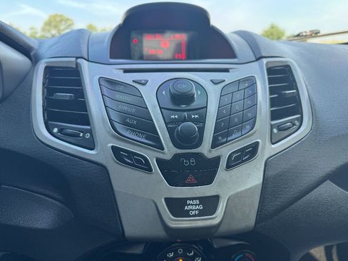 Used 2011 Ford Fiesta SE w/ 203A Rapid Spec Order Code image 29