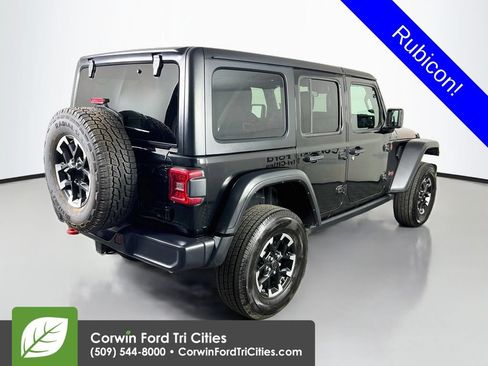 Used 2025 Jeep Wrangler Unlimited Rubicon AWD/4WD image 15