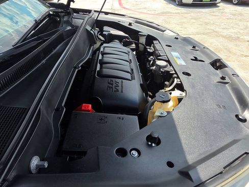 Used 2016 GMC Acadia SLE FWD image 49