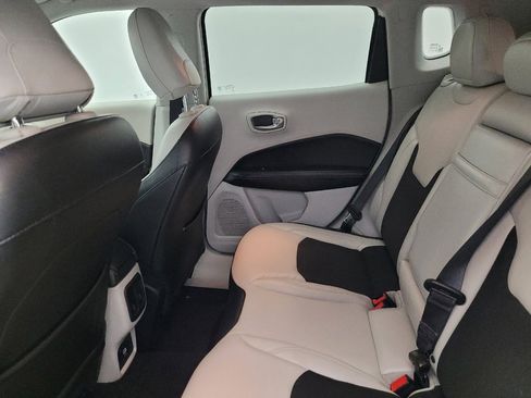 Used 2018 Jeep Compass Latitude image 18