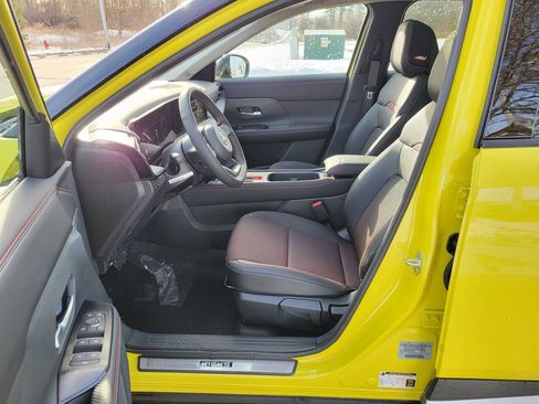 New 2025 Nissan Kicks SR w/ SR Premium Package image 11