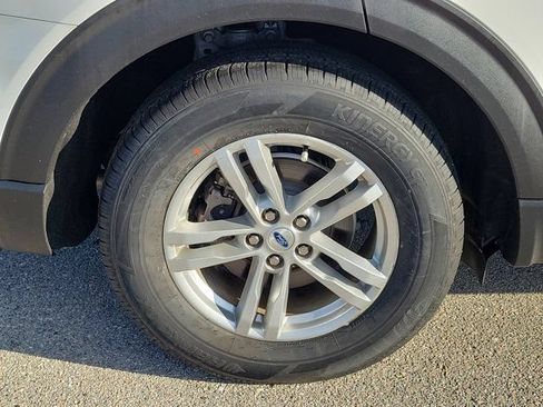 Used 2023 Ford Explorer XLT RWD image 33