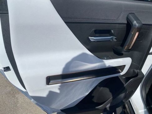 New 2025 GMC Hummer EV 2X w/ LPO, Roof Cross Rail Package image 12