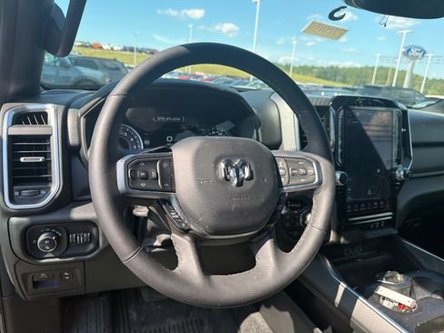Used 2025 RAM 1500 Big Horn AWD/4WD image 12