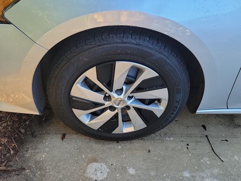 Used 2019 Nissan Altima 2.5 S FWD image 4