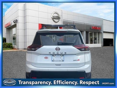 Used 2025 Nissan Rogue SV w/ Rock Creek Premium Package image 7