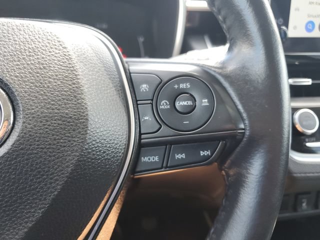 Used 2024 Toyota Corolla Cross XLE FWD image 15