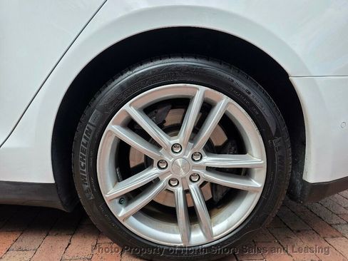 Used 2015 Tesla Model S 70 image 37