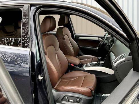 Used 2017 Audi Q5 2.0T Premium Plus w/ Technology Package image 29