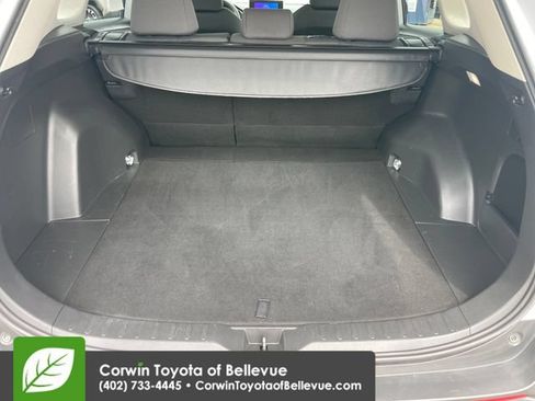Used 2025 Toyota RAV4 XLE AWD/4WD image 29