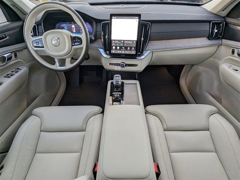 Certified 2026 Volvo XC90 B6 Ultra w/ Protection Package Premier image 5