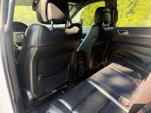 Used 2022 Jeep Grand Cherokee Limited AWD/4WD image 16