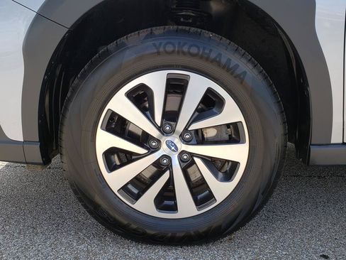 Used 2025 Subaru Outback Premium AWD/4WD image 27