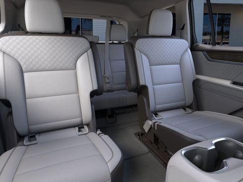 New 2026 GMC Acadia Denali w/ Super Cruise Package image 17