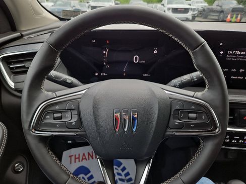 Used 2025 Buick Encore GX Avenir w/ Avenir Technology Package FWD image 18