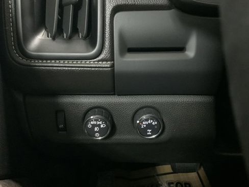 Used 2021 GMC Canyon Denali image 23