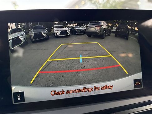 Used 2024 Lexus ES 300h w/ Premium Package image 17