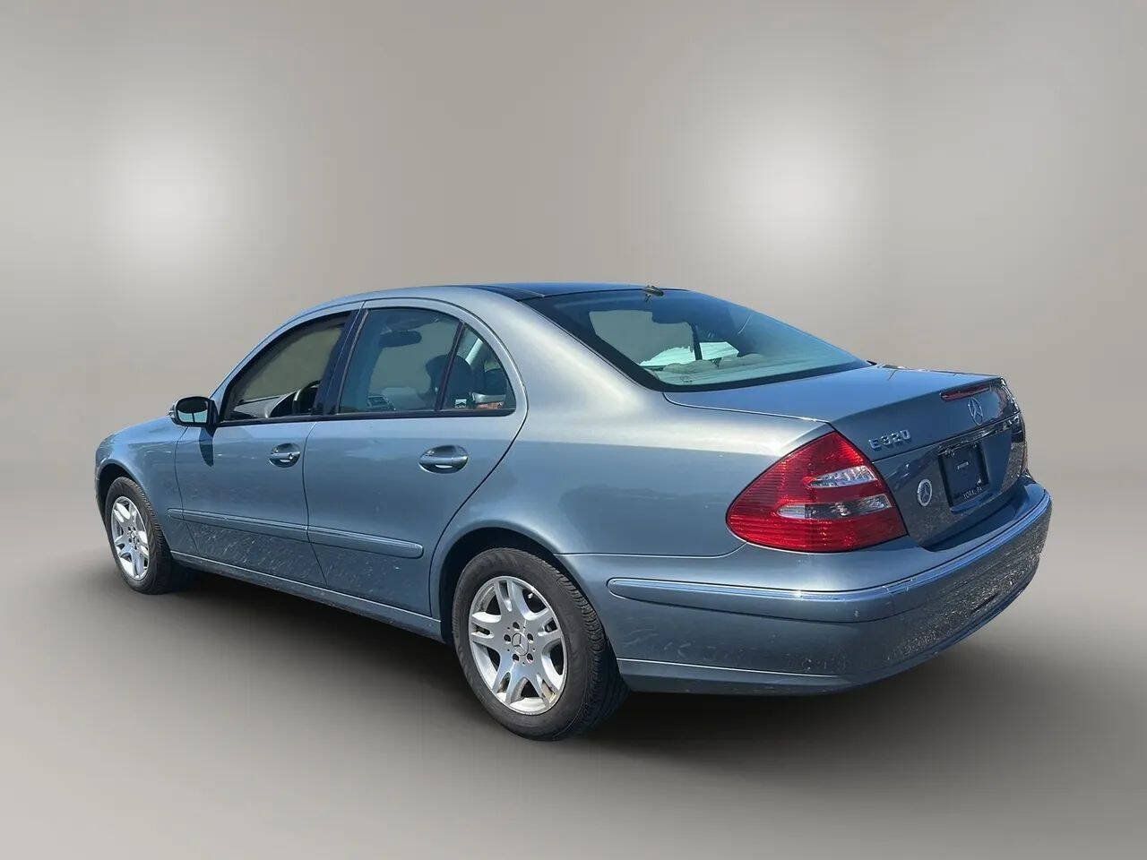 Used 2005 Mercedes-Benz E 320 4MATIC Sedan image 5