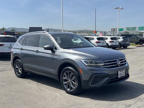Certified 2022 Volkswagen Tiguan SE w/ Panoramic Sunroof Package image 29